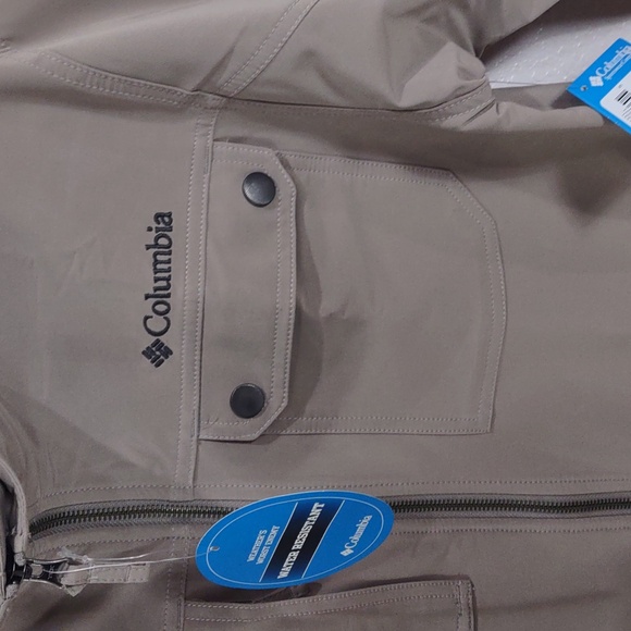 Columbia Water resistant Jacket - Picture 8 of 16